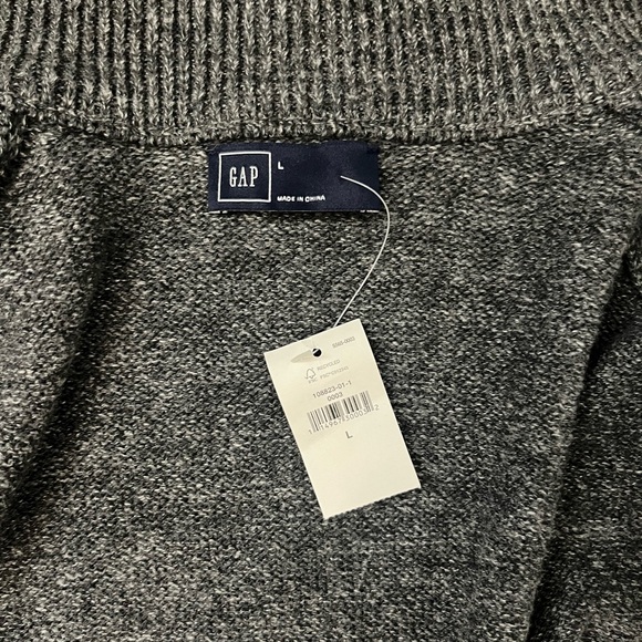GAP NWT Men’s Cable Knit Cardigan - Picture 2 of 6